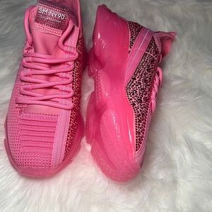 NWOT  Steve Madden Maxima Women’s Sneakers Size 8.5